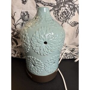 Airome Blue Ceramic Glazed Floral Print Oil Diffuser with Light Brown Base 100mL